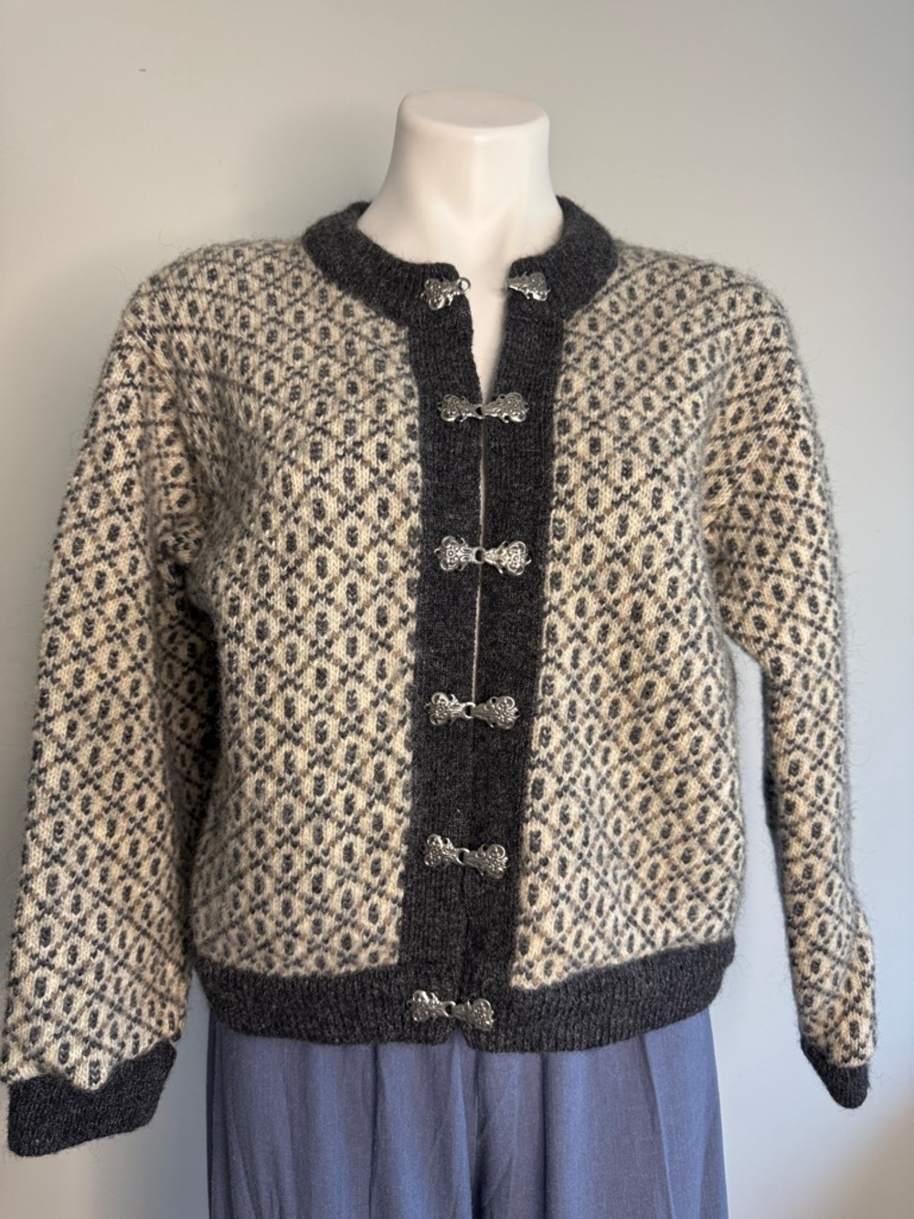 L.L. Bean Women’s Nordic Wool Cardigan Small EUC
